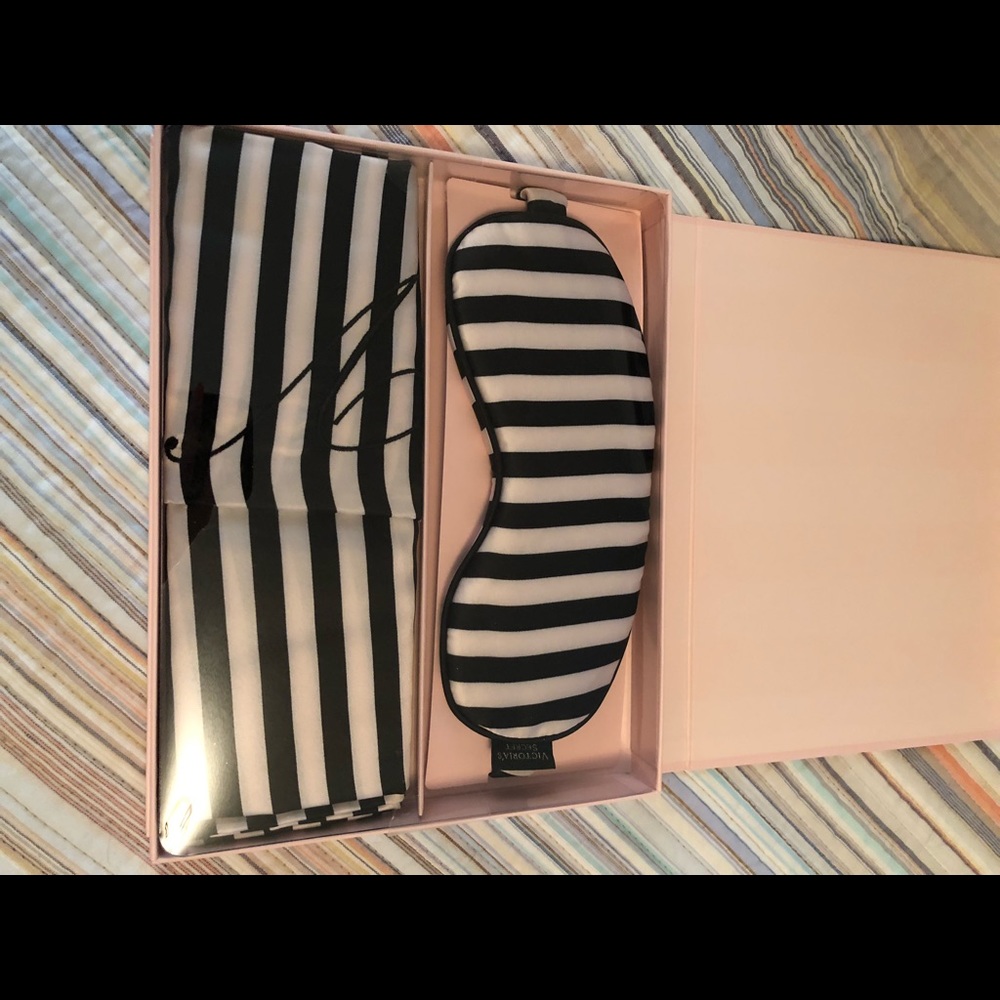 Victoria Secret eye mask & pillow case set